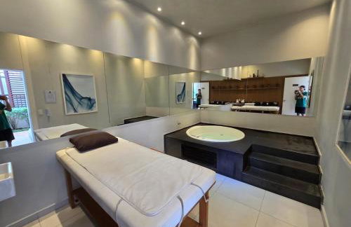 Apartamento aconchegante com piscina e jacuzzi - Foto 35