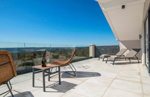 Villa with Swimming Pool, Outdoor Kitchen, Sauna, Hot Tub, Play Area, Sea View - Foto 58