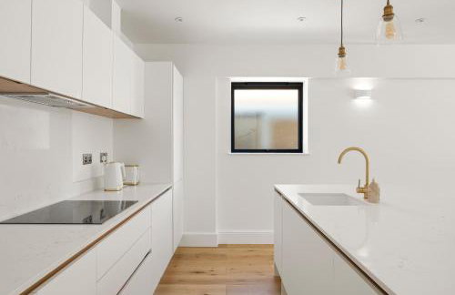 3 Bed House near Purley, by ARP Homes, Free Parking, Ideal for Long Stays & Insurance Bookings - Foto 26