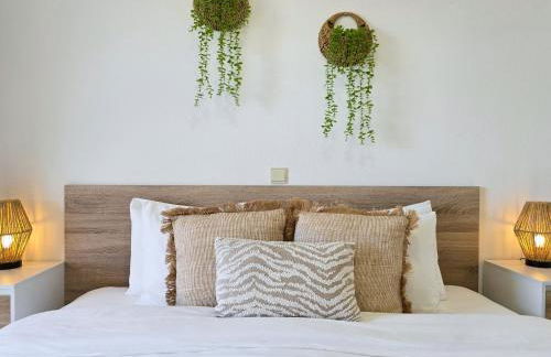 GOLDEN SUN - Sunny Balcony, Sea View, Beach, AC - Photo 18