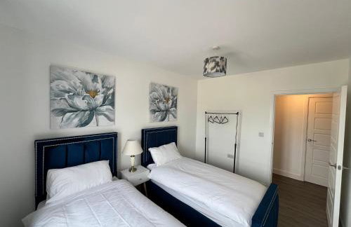 Modern 2 Bedroom Apartment - Photo 46