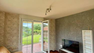 Chalet adosado con amplio jardín - Foto 4