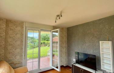 Chalet adosado con amplio jardín - Foto 4