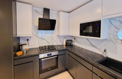 Luxurious Home in Chester a Beautiful Sanctuary - Photo 9