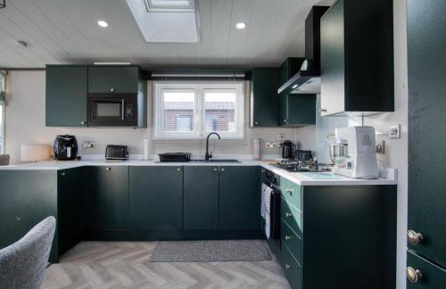 Bumblebee - 2 Bedroom Lodge - Manorbier - Foto 1