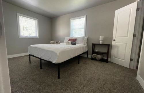 Quaint new renovation perfect for your large group - Foto 14