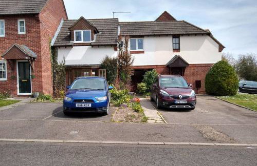 Walking distance to hospital and town with free off-road parking - Foto 14