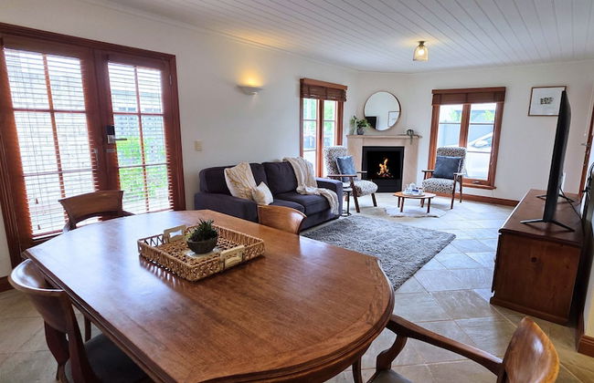 Sandstone Suites - Photo 15