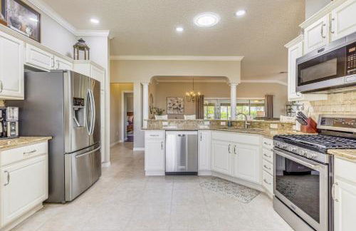 Near Golf Courses Home with Sunroom in The Villages - Foto 9