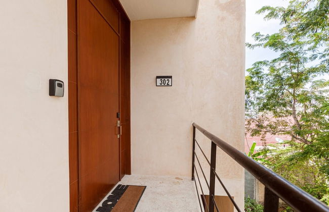 Magical Ph In Town Wprivate Rooftop Glass Tub - Photo 32