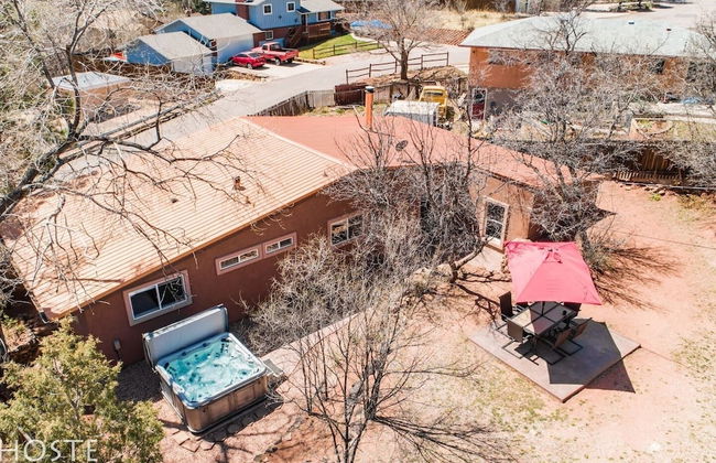 Mtn Dream! Fireplace, Patio & Hot Tub 4BR - Photo 33