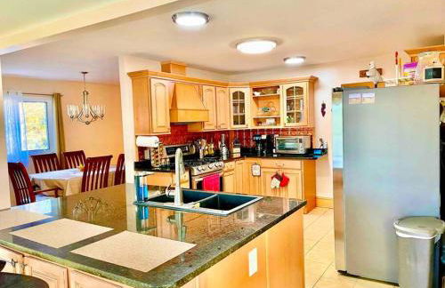 Scenic Views & River Access, Cozy River Home - Foto 23