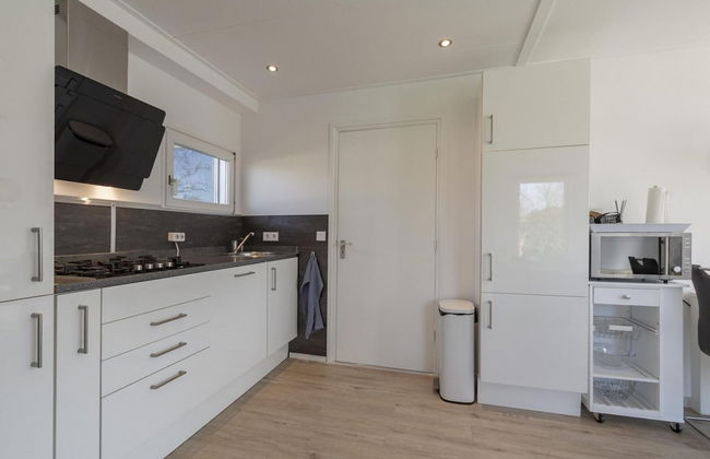 Modern Holiday Home With Large Garden - Foto 7