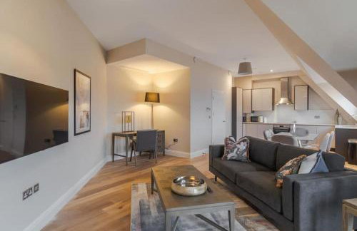 Spacious Luxury Penthouse, 2BR, Private Parking - By Tempstay - Photo 1