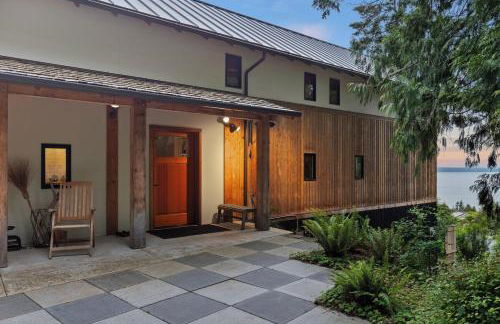 Water Views, Walk to Beach! New Hot Tub! - Foto 7