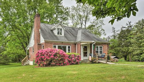 Cozy Family Home with Kayaks, Dock and Fire Pit! - Foto 5