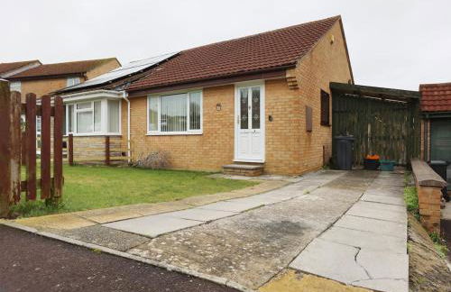 2 bed bungalow - Driveway Parking - Foto 1