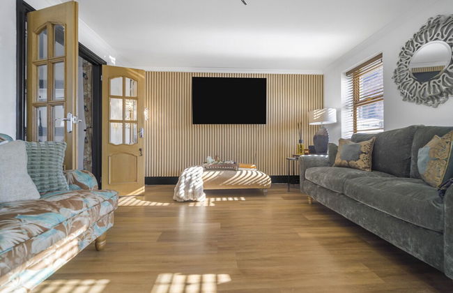 Coach House - Photo 31