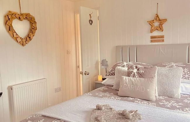 A Beautiful, Unique Lodge, Made for two - Photo 25