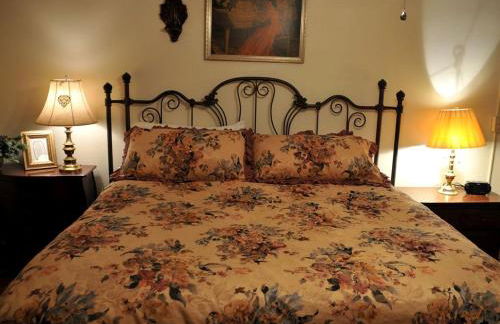 Spacious Cottage Rental with Creek Views near Harrisburg and Hershey, Pennsylvania - Foto 11