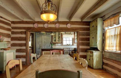 1800's Antique Log Cabin with Modern Amenities near Fredericksburg and Kerrville, Texas - Photo 3