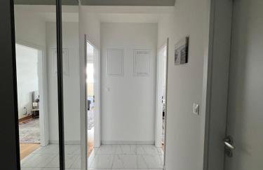 Lux Hill Skyline - Free Private PARKING - Foto 3