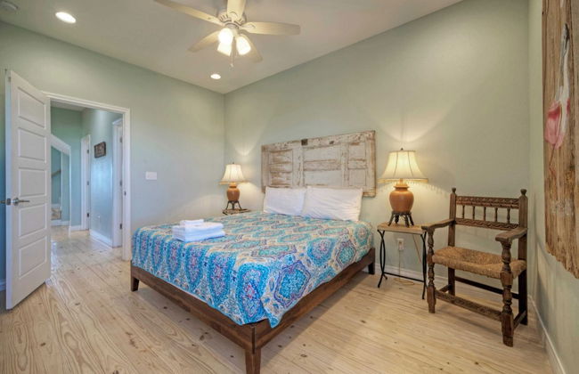 Sleeps 26 2 Homes w/ Waterfront Pool + Boat Dock Laguna Village Escape - Foto 17