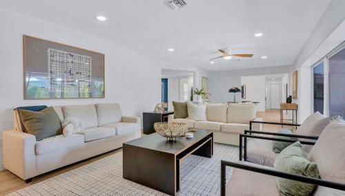 Serene Pool & Spa Home near Beaches & Downtown - Foto 3