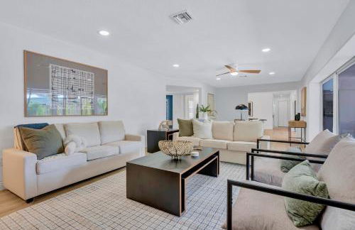 Serene Pool & Spa Home near Beaches & Downtown - Foto 3