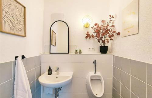 Ulmer Penthouse für 7, Arbeitsplatz, XXL-Dachterrasse, Grill, Wii - Foto 15