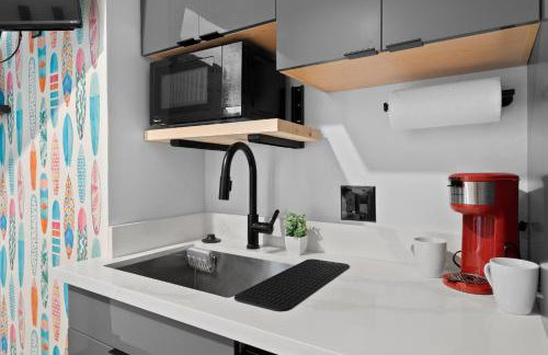 The Neon Elm Hotel - Foto 13