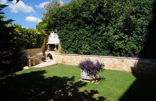 Apartment with a garden, BBQ, swimming pool and jacuzzi - Foto 5