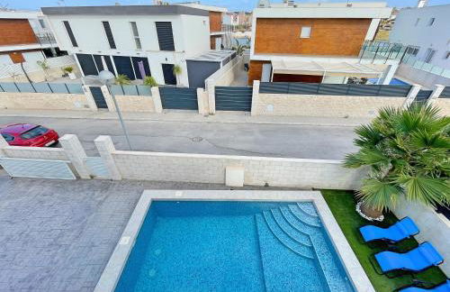 Perfect Getaway Villa - Photo 18