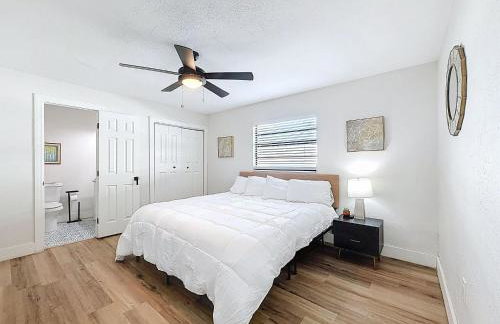 Newly Renovated | Minutes to Riverwalk & Beaches | Tampa Heights - Foto 15