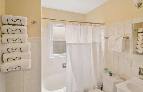 Downtown Libertyville Duplex Near Naval Base - Foto 15