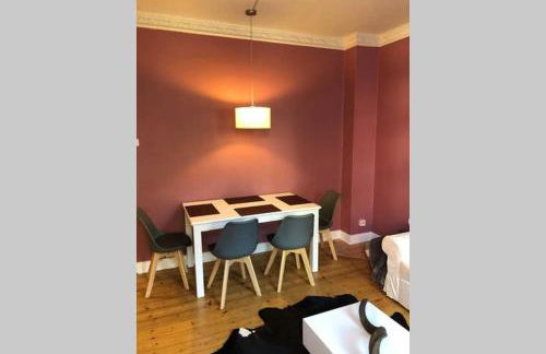 Perfekter Altbaucharme in zentraler Lage ! - Foto 9