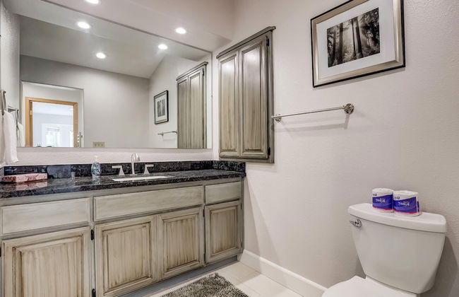 Nestled Pines Retreat Hot Tub, Pool Tahoe, Foosball, +more! - Foto 18