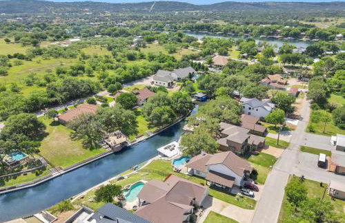 Waterfront House on Lake LBJ Cove and Concierge Services - Foto 54