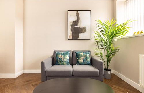 Plymouth by Charles Hope - Foto 13