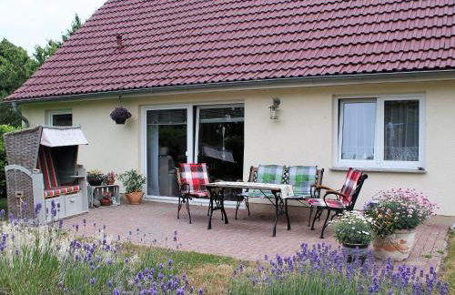 Cozy Holiday Home in Hohenkirchen near Baltic Sea - Foto 1