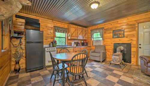 Wright City Cabin with Fire Pit and Forest Views! - Foto 3