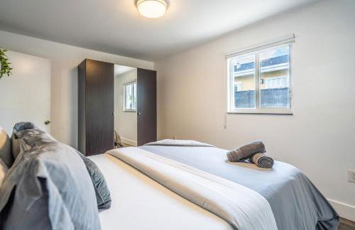 2 BD Home w/ Private Parking, Private Yard & W/D - Photo 7