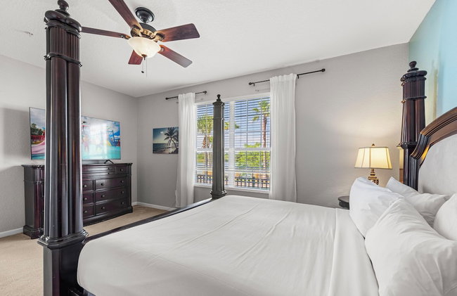 Lakefront Luxury - Photo 57