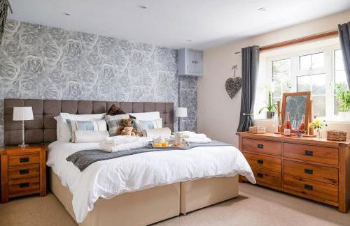 PLAS IWRWG GRANARY - Stunning Barn Conversion based in North Wales - Photo 42