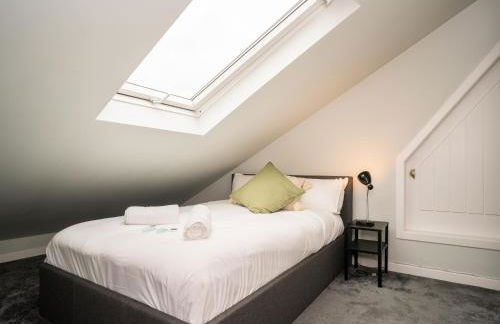 2BD Loft Style Apt - Edinburgh - Free Parking - Pass the Keys - Foto 34