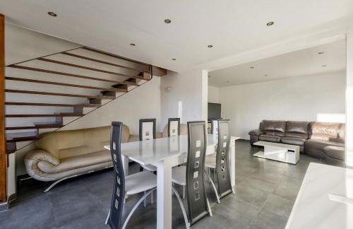 Cosy 5BR house with a lovely terrace - Foto 4