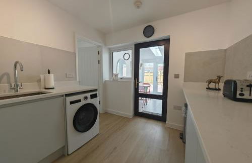 Gated 2 Guests Private House Free Parking - Foto 7