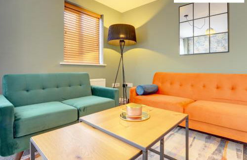 LARGE 4 Bedroom Semi-Detached House Sleeps 7 By Klarok Short Lets & Serviced Accommodation - Foto 16