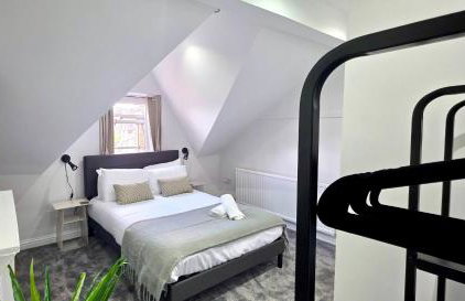 Claude Road Apartments by Switchback Stays - Photo 21