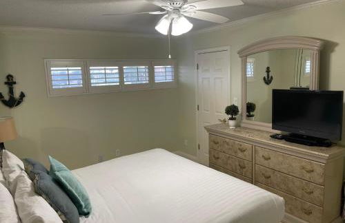 Holiday Surf and Racquet Unit 214 - Foto 13